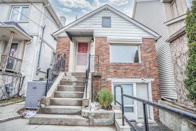 37 Beresford Ave, House detached with 2 bedrooms, 1 bathrooms and 1 parking in Toronto ON | Image 1