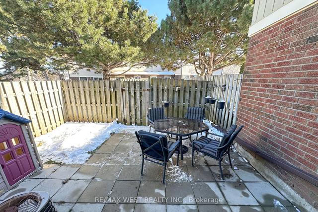 45 - 450 Bristol Cres, Townhouse with 3 bedrooms, 2 bathrooms and 2 parking in Oshawa ON | Image 18
