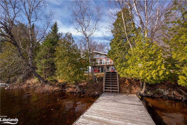 562 & 568 Waseosa Lake Road East Road, House detached with 3 bedrooms, 1 bathrooms and 6 parking in Huntsville ON | Image 12