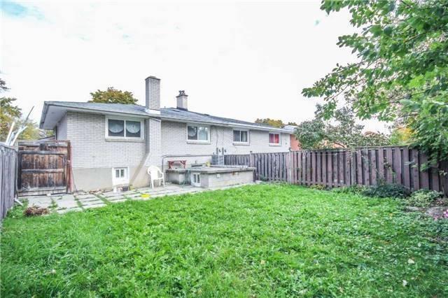 Upper - 3282 Ivernia Rd, House semidetached with 3 bedrooms, 3 bathrooms and 2 parking in Mississauga ON | Image 16