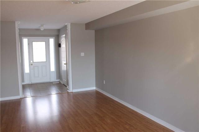 365 Hobbs Cres, House attached with 3 bedrooms, 2 bathrooms and 1 parking in Milton ON | Image 6