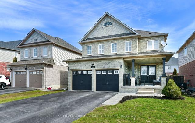 595 Autumnwood Tr, House detached with 3 bedrooms, 4 bathrooms and 6 parking in Oshawa ON | Image 1