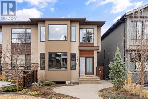 2420 25a Street Sw, House semidetached with 4 bedrooms, 3 bathrooms and 2 parking in Calgary AB | Card Image