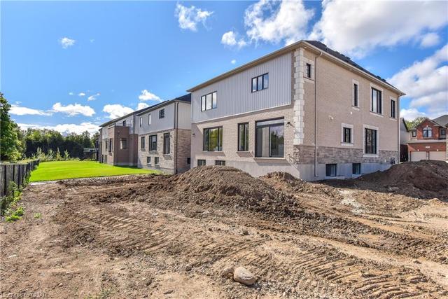 195 Ambrous Crescent, House detached with 5 bedrooms, 3 bathrooms and 4 parking in Guelph ON | Image 48
