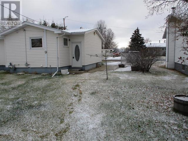406, 3rd Street Ne, House detached with 3 bedrooms, 1 bathrooms and 2 parking in Manning AB | Image 18