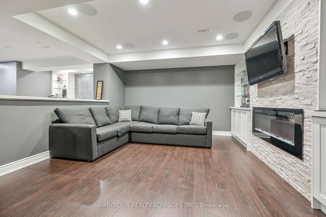 103 Bocelli Cres, House detached with 5 bedrooms, 5 bathrooms and 4 parking in Hamilton ON | Image 32
