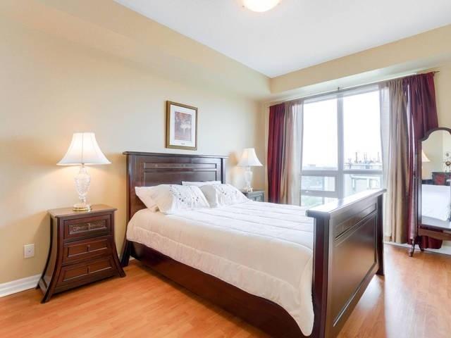 1405 - 1403 Royal York Rd, Condo with 2 bedrooms, 2 bathrooms and 1 parking in Toronto ON | Image 3