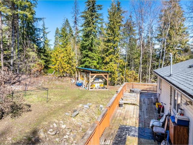 853 Birchmont Drive, House detached with 4 bedrooms, 2 bathrooms and null parking in Central Kootenay C BC | Image 32