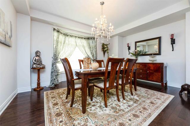 12 Boundary Creek Path, House detached with 5 bedrooms, 4 bathrooms and 6 parking in Brampton ON | Image 2