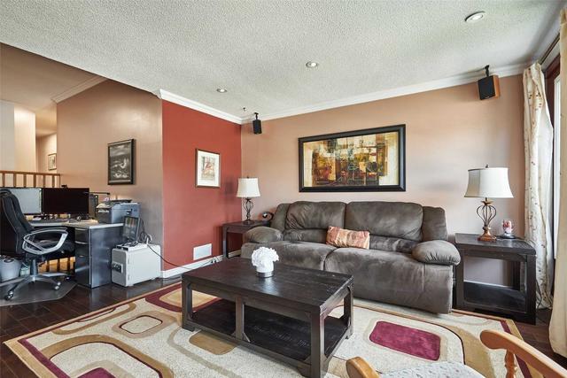 1240 Engel Crt, House detached with 4 bedrooms, 4 bathrooms and 6 parking in Pickering ON | Image 5
