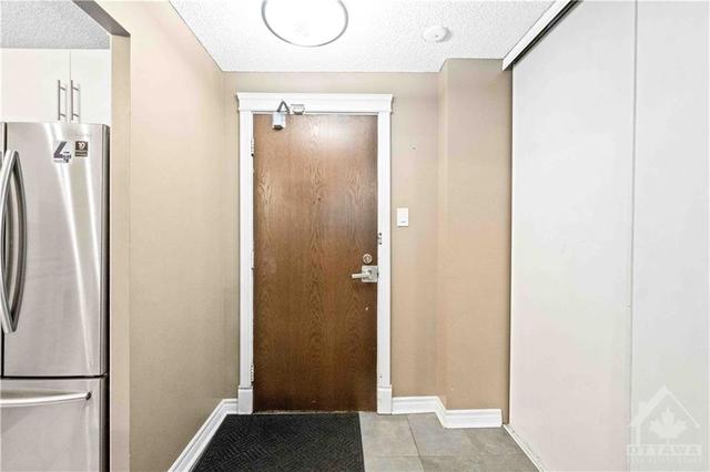 112 - 665 Bathgate Drive, Condo with 2 bedrooms, 1 bathrooms and 1 parking in Ottawa ON | Image 7