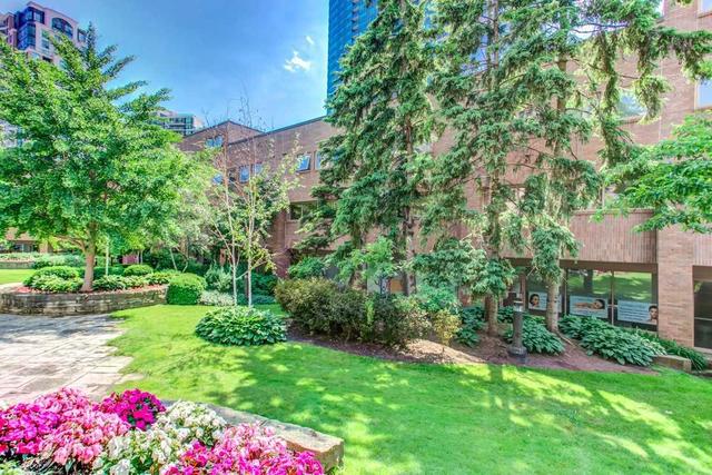 102 - 1 Duplex Ave, Condo with 1 bedrooms, 2 bathrooms and 1 parking in Toronto ON | Image 20
