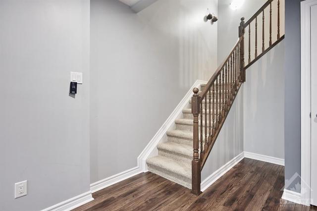 123 Waterfern Way, Townhouse with 3 bedrooms, 3 bathrooms and 3 parking in Ottawa ON | Image 29