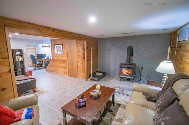9 Homestead Rd, House detached with 3 bedrooms, 2 bathrooms and 11 parking in Kawartha Lakes ON | Image 13