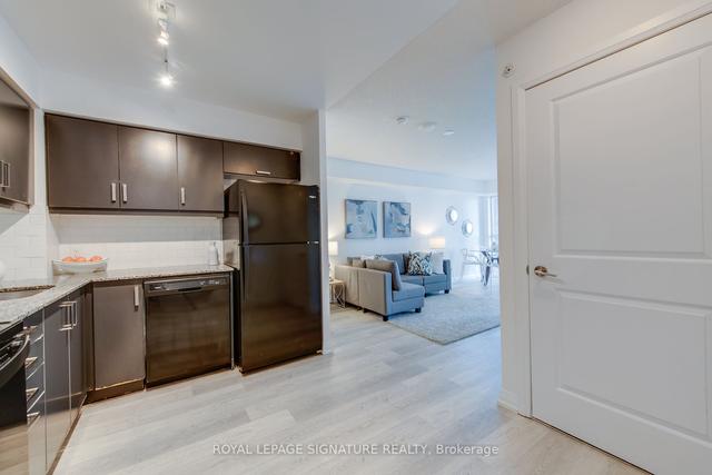 2401 - 30 Meadowglen Pl, Condo with 1 bedrooms, 2 bathrooms and 1 parking in Toronto ON | Image 2