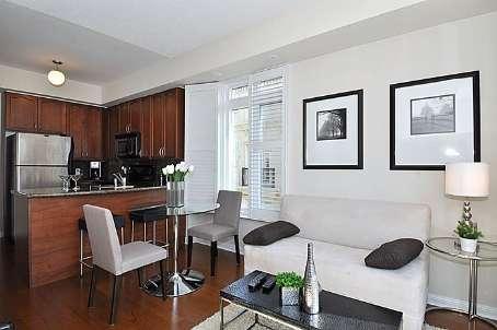 th 18 - 70 Carr St, Townhouse with 2 bedrooms, 2 bathrooms and 1 parking in Toronto ON | Image 3