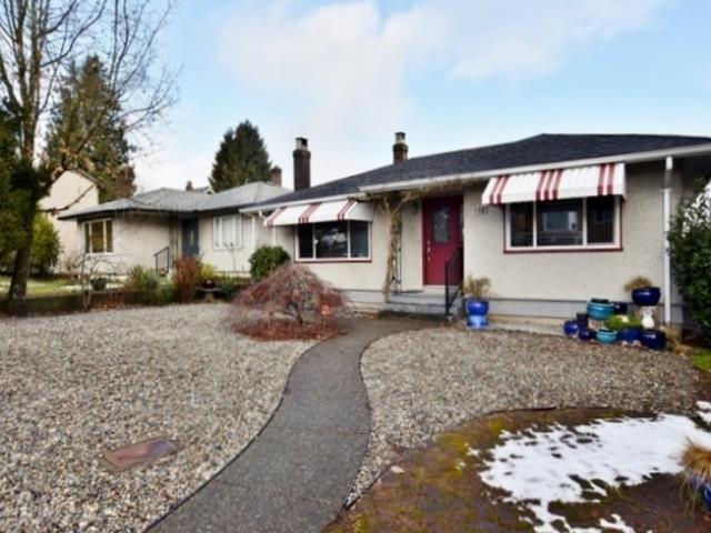 905 Kent Street, House detached with 3 bedrooms, 2 bathrooms and null parking in New Westminster BC | Card Image