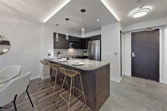 3308 - 30 Grand Trunk Cres, Condo with 1 bedrooms, 1 bathrooms and 1 parking in Toronto ON | Image 4