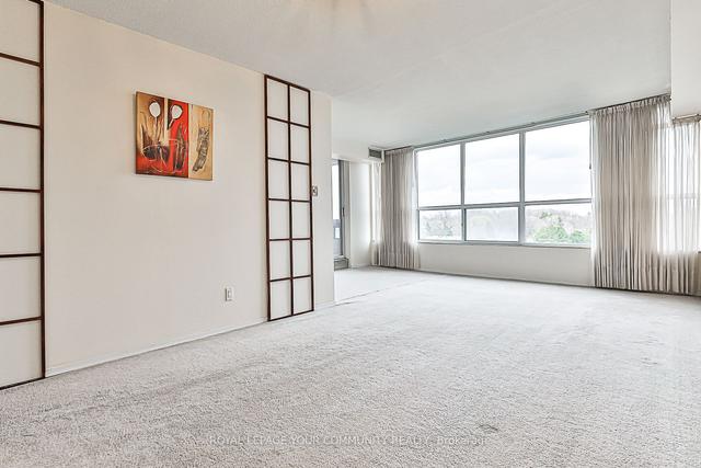 812 - 2365 Kennedy Rd, Condo with 2 bedrooms, 2 bathrooms and 1 parking in Toronto ON | Image 4