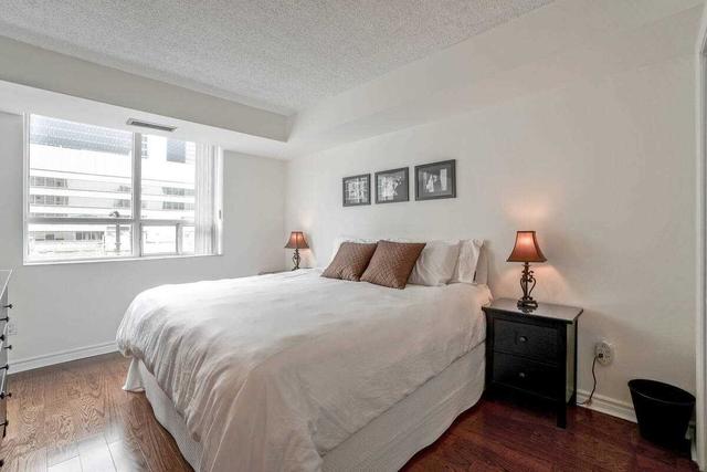 1904 - 71 Simcoe St, Condo with 1 bedrooms, 1 bathrooms and 1 parking in Toronto ON | Image 16
