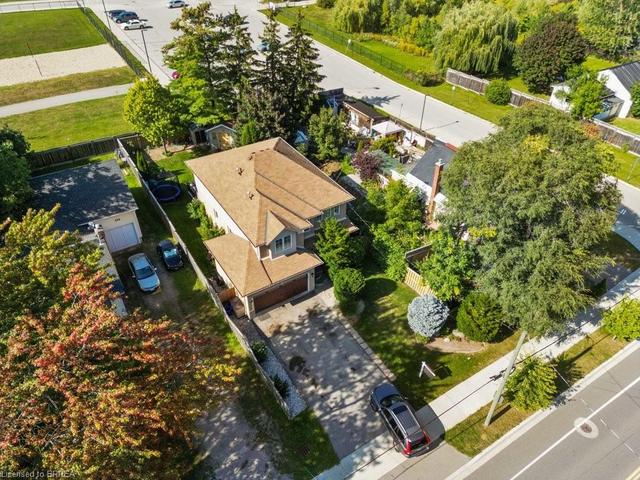 231 Parkside Drive, House detached with 6 bedrooms, 2 bathrooms and 6 parking in Hamilton ON | Image 12