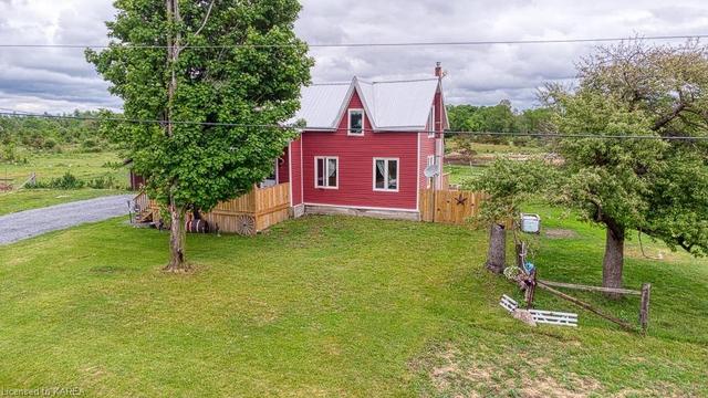 9438 Highway 38 Road, House detached with 3 bedrooms, 1 bathrooms and 3 parking in Central Frontenac ON | Image 6