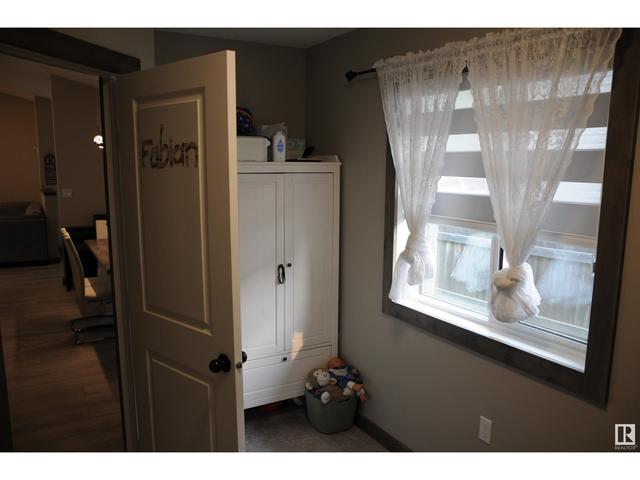 4910 50 St, House detached with 3 bedrooms, 2 bathrooms and null parking in Yellowhead County AB | Image 33