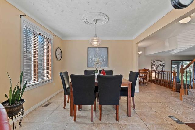 6 Evelyne Circ, House detached with 3 bedrooms, 2 bathrooms and 6 parking in St. Catharines ON | Image 2