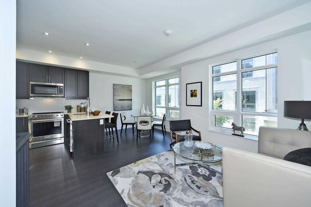 11 - 52 Holmes Ave, Townhouse with 2 bedrooms, 2 bathrooms and 2 parking in Toronto ON | Image 2