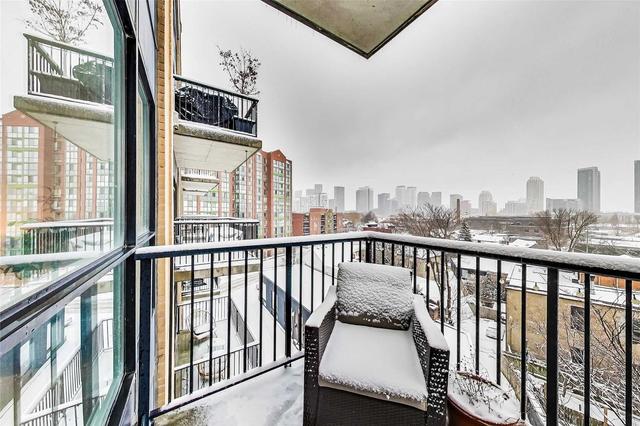 506 - 833 King St W, Condo with 2 bedrooms, 1 bathrooms and 1 parking in Toronto ON | Image 11