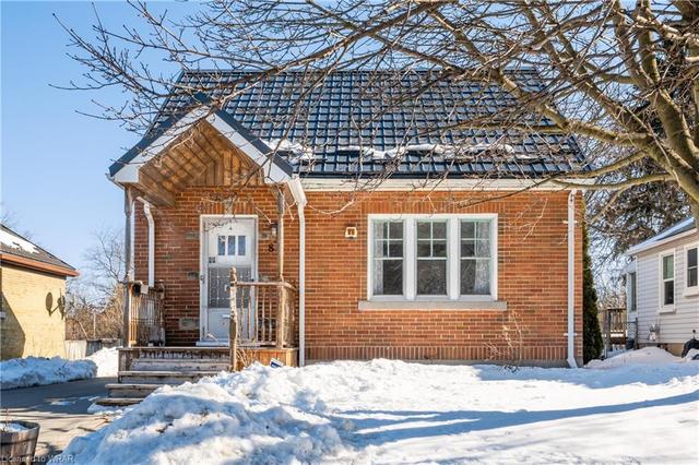 81 Stirling Avenue S, House detached with 3 bedrooms, 1 bathrooms and null parking in Kitchener ON | Image 1