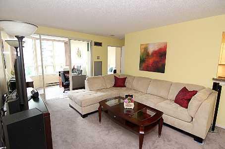 401 - 30 Greenfield Ave, Condo with 2 bedrooms, 2 bathrooms and 2 parking in Toronto ON | Image 7