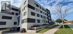301 - 392 Albert St, Condo with 5 bedrooms, 5 bathrooms and 1 parking in Waterloo ON | Image 2