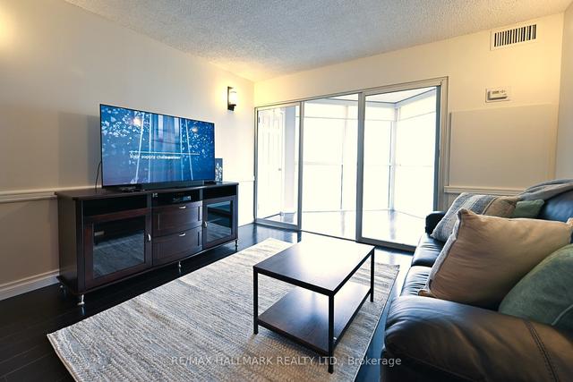 1107 - 7 Concorde Pl, Condo with 2 bedrooms, 2 bathrooms and 1 parking in Toronto ON | Image 26
