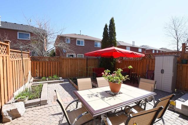 6854 Bansbridge Cres, House semidetached with 3 bedrooms, 3 bathrooms and 5 parking in Mississauga ON | Image 30