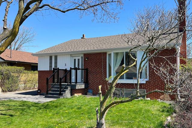 3 Amberley Dr, House detached with 3 bedrooms, 4 bathrooms and 5 parking in Toronto ON | Image 12