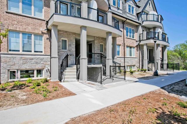 17 - 13 Eaton Park Lane, Townhouse with 2 bedrooms, 2 bathrooms and 1 parking in Toronto ON | Image 1
