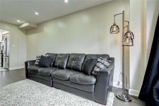 100 - 2 Clay Brick Court, House attached with 3 bedrooms, 1 bathrooms and 2 parking in Brampton ON | Image 2