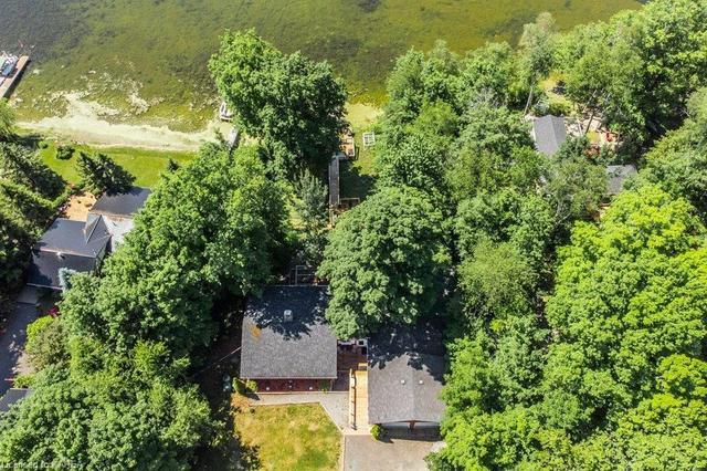 3495 Buck Point Road, House detached with 2 bedrooms, 2 bathrooms and 17 parking in South Frontenac ON | Image 3