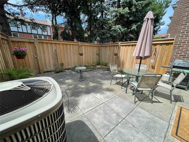 324 Simonston Blvd, Townhouse with 3 bedrooms, 3 bathrooms and 2 parking in Markham ON | Image 10