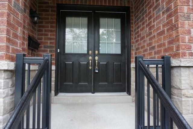 21 - 2594 Glengarry Rd, Townhouse with 3 bedrooms, 3 bathrooms and 2 parking in Mississauga ON | Image 1