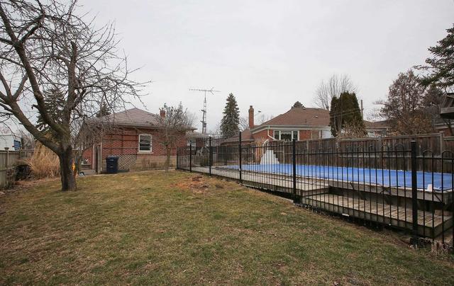 22 Spring Garden Rd, House detached with 3 bedrooms, 2 bathrooms and 4 parking in Toronto ON | Image 8
