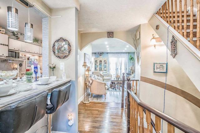 39 Mccallum Crt, Townhouse with 3 bedrooms, 2 bathrooms and 2 parking in Brampton ON | Image 37