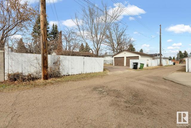 7507 Rowland Rd Nw, House detached with 4 bedrooms, 2 bathrooms and null parking in Edmonton AB | Image 36