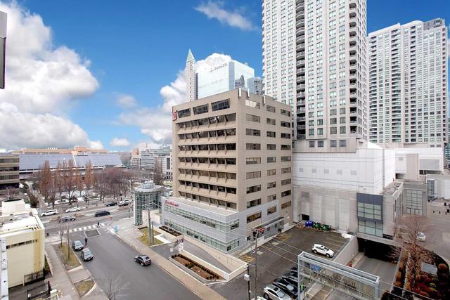 901 - 21 Hillcrest Ave, Condo with 1 bedrooms, 1 bathrooms and 1 parking in Toronto ON | Image 17