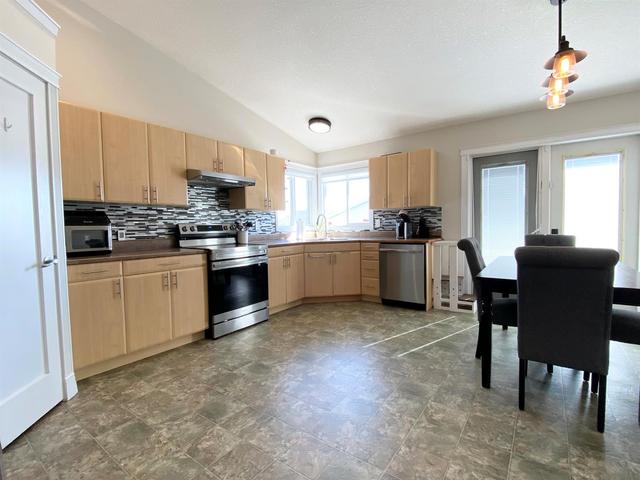 37 Skaggs Crossing, House detached with 4 bedrooms, 2 bathrooms and 4 parking in Whitecourt AB | Image 6
