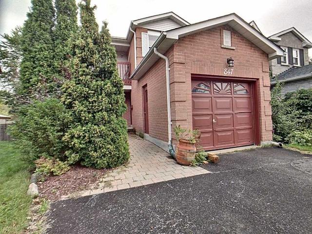 847 Bennett Crt, House attached with 3 bedrooms, 3 bathrooms and 5 parking in Oshawa ON | Image 12