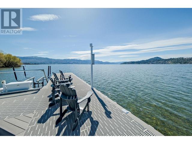 8 - 2368 Abbott Street, House detached with 3 bedrooms, 2 bathrooms and 2 parking in Kelowna BC | Image 4