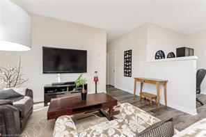 423 - 610 Farmstead Dr, Condo with 2 bedrooms, 2 bathrooms and 1 parking in Milton ON | Image 8