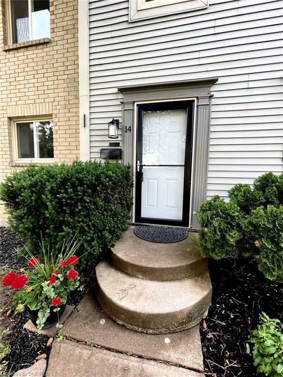 14 - 65 Dorchester Boulevard, House attached with 3 bedrooms, 1 bathrooms and null parking in St. Catharines ON | Image 3